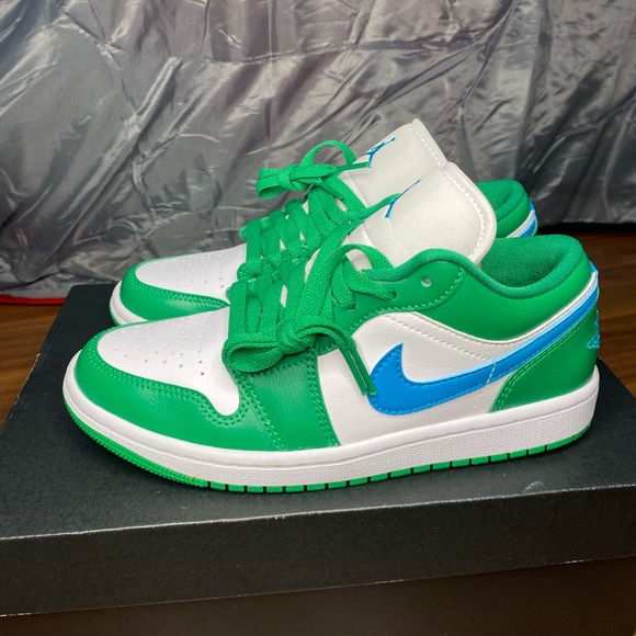Jordan 1 Low "Lucky Green/Aquatone" sneakers - Picture 2 of 6